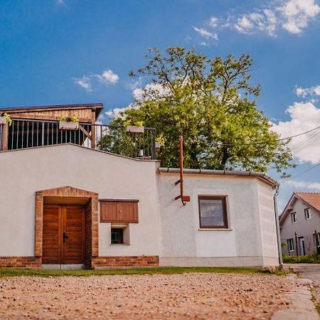 Appartamento Deduv Sklep Hlohovec Esterno foto